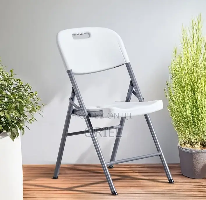 Plastic Chairs; Vita Long-Lasting Stackable Plastic Café Chair