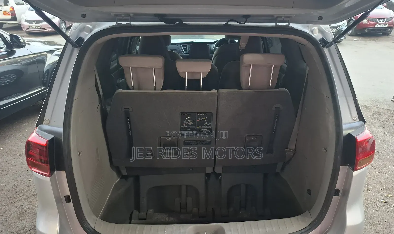 Kia Carnival 2019 Silver