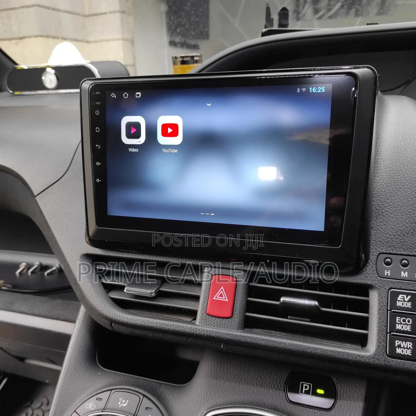 Toyota Voxy /Noah 2014+ Fitted With 9 Inch Android Radio