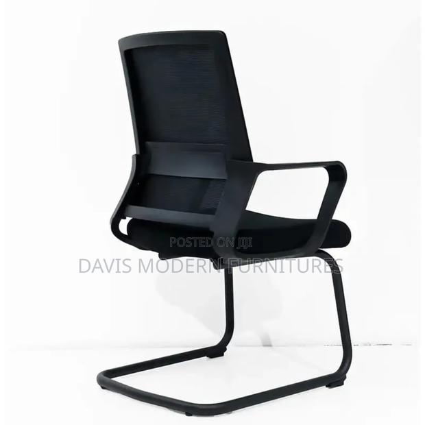 Modern Mesh Visitor Office Chair With Cantilever Metal Base – Black