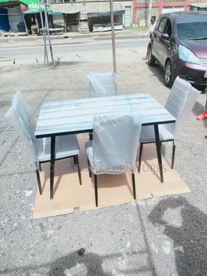 Modern Classic Dinning Table 4sitter