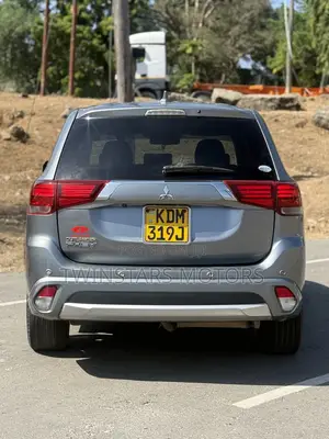 Mitsubishi Outlander 2.0 PHEV AWD 2016 Gray