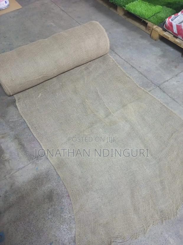 Natural Hessian Cloth - thumbnail 3