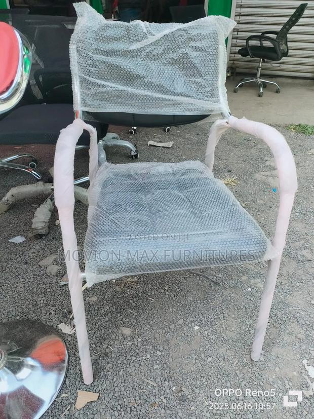 Cfa2 Events/Visitors Chairs - main view