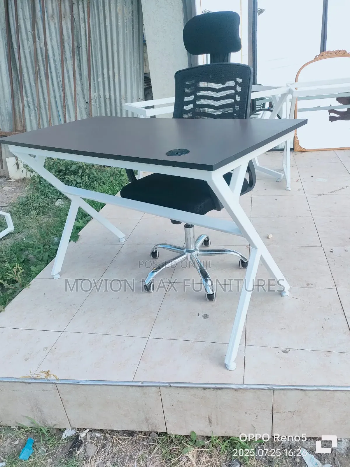 Simple Headrest Office Chair