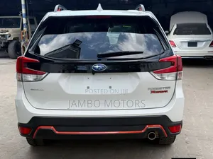 Subaru Forester Premium AWD 2019 White