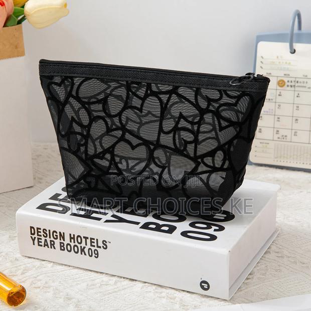 Heart Shaped Waterproof Multipurpose Travel Bag Set - thumbnail 4
