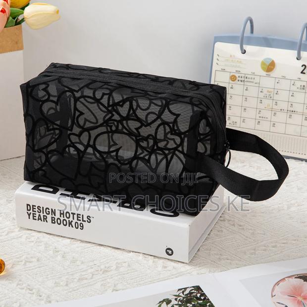 Heart Shaped Waterproof Multipurpose Travel Bag Set - thumbnail 5