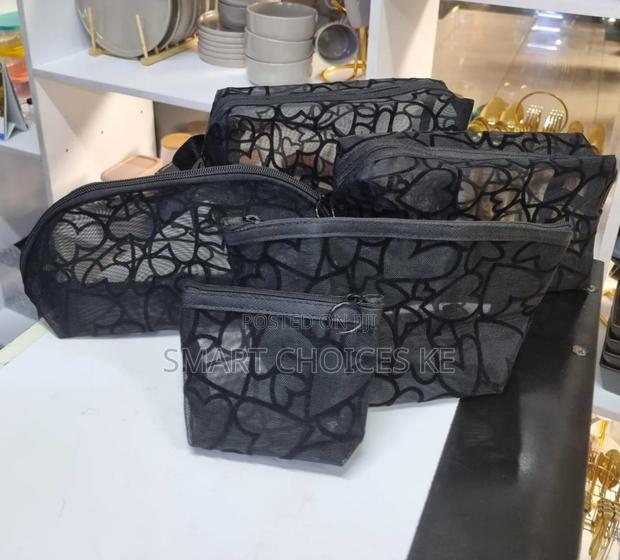 Heart Shaped Waterproof Multipurpose Travel Bag Set - thumbnail 7