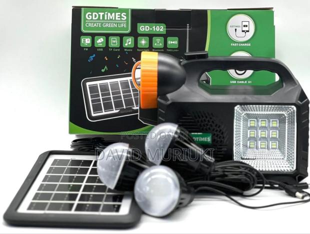 I Solar Home Kit With Fm/Bluetooth/ Torch and 3 Separate Bulbs.