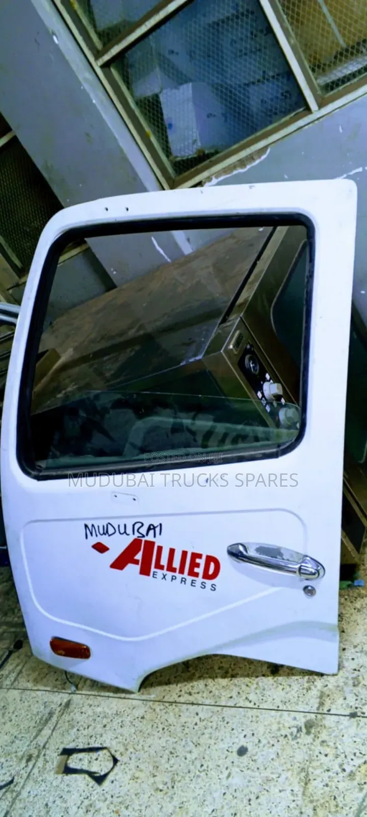 Mitsubishi Fuso Mahewa Manual Door