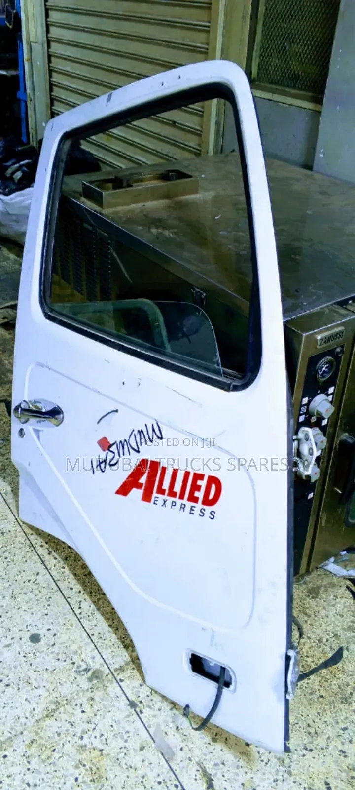 Mitsubishi Fuso Mahewa Manual Door