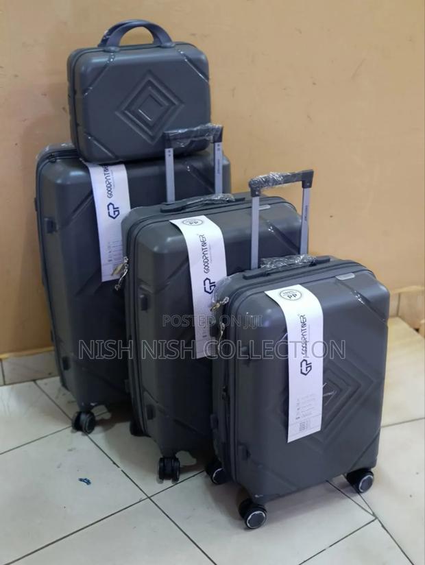 4 in 1 Luxurious Unbreakable Suitcase - thumbnail 4