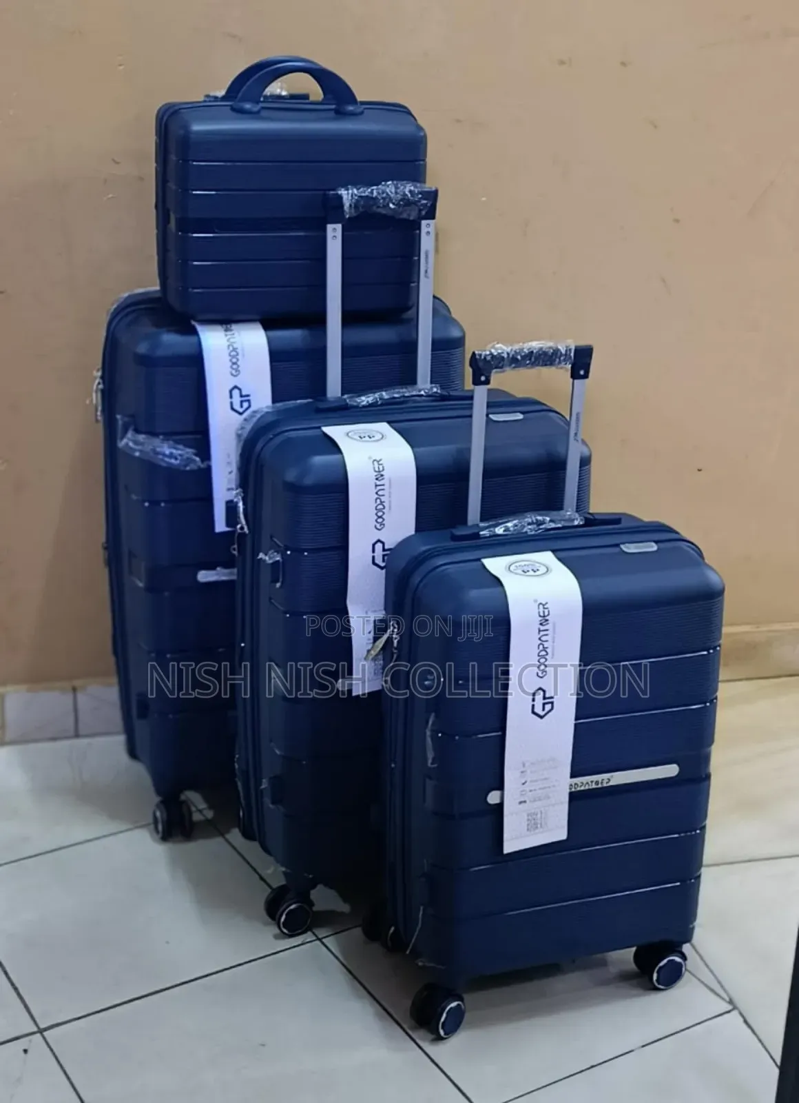 4 in 1 Luxurious Unbreakable Suitcase