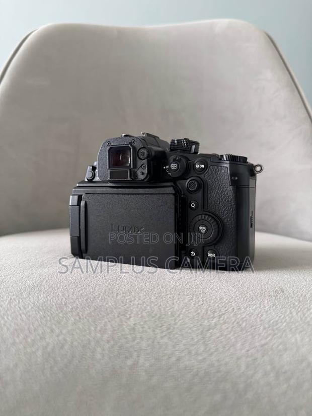 Panasonic Lumix Gh6 Mirrorless Camera