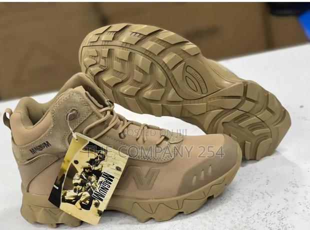 Quality Leather Outdoor Hiking Camping Magnum Desert Boot Shoes