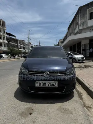 Volkswagen Touran 2016 Blue