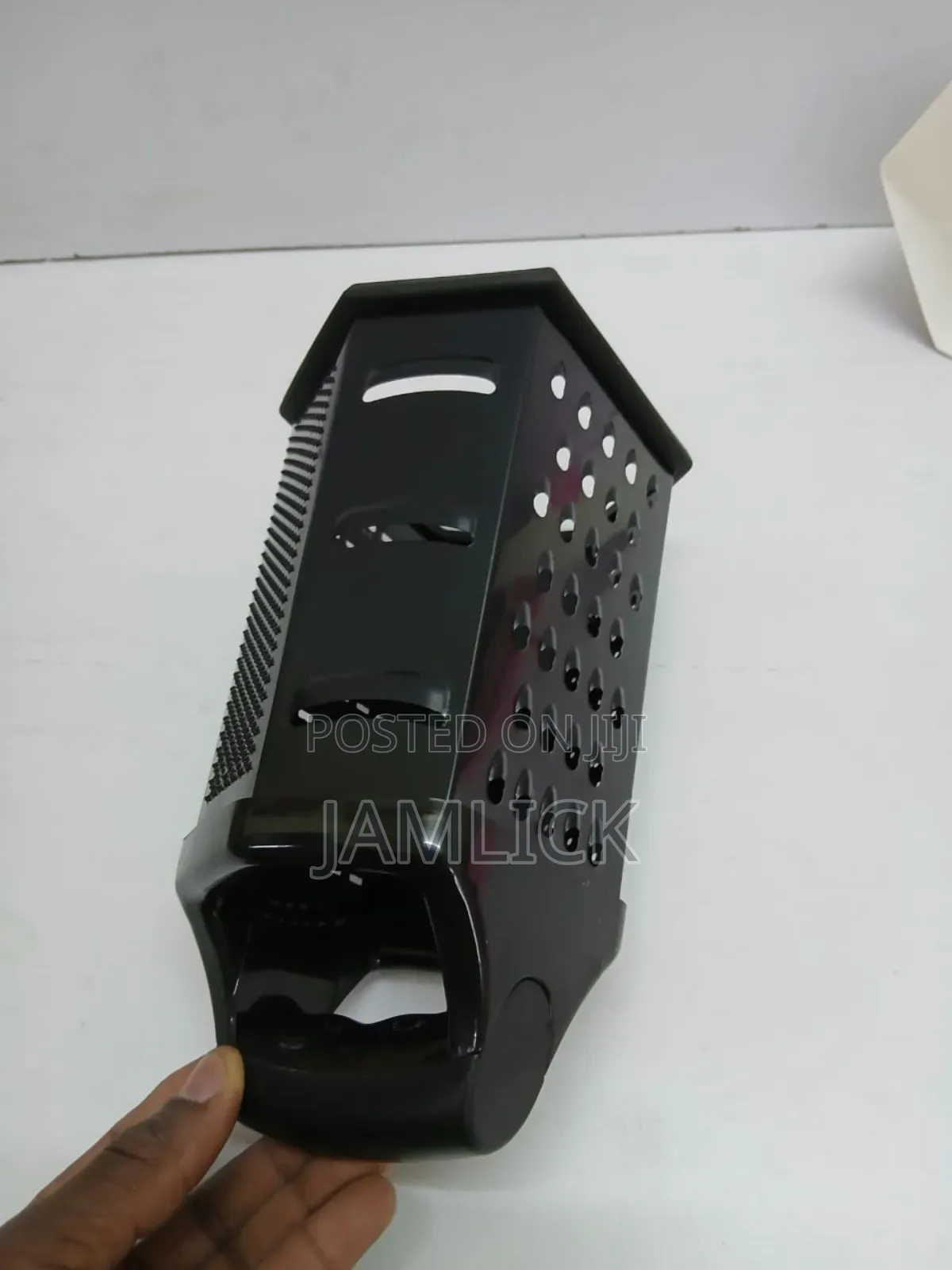 6-Sided Portable Multifunctional Grater
- Bz