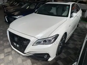 Toyota Crown 2018 White