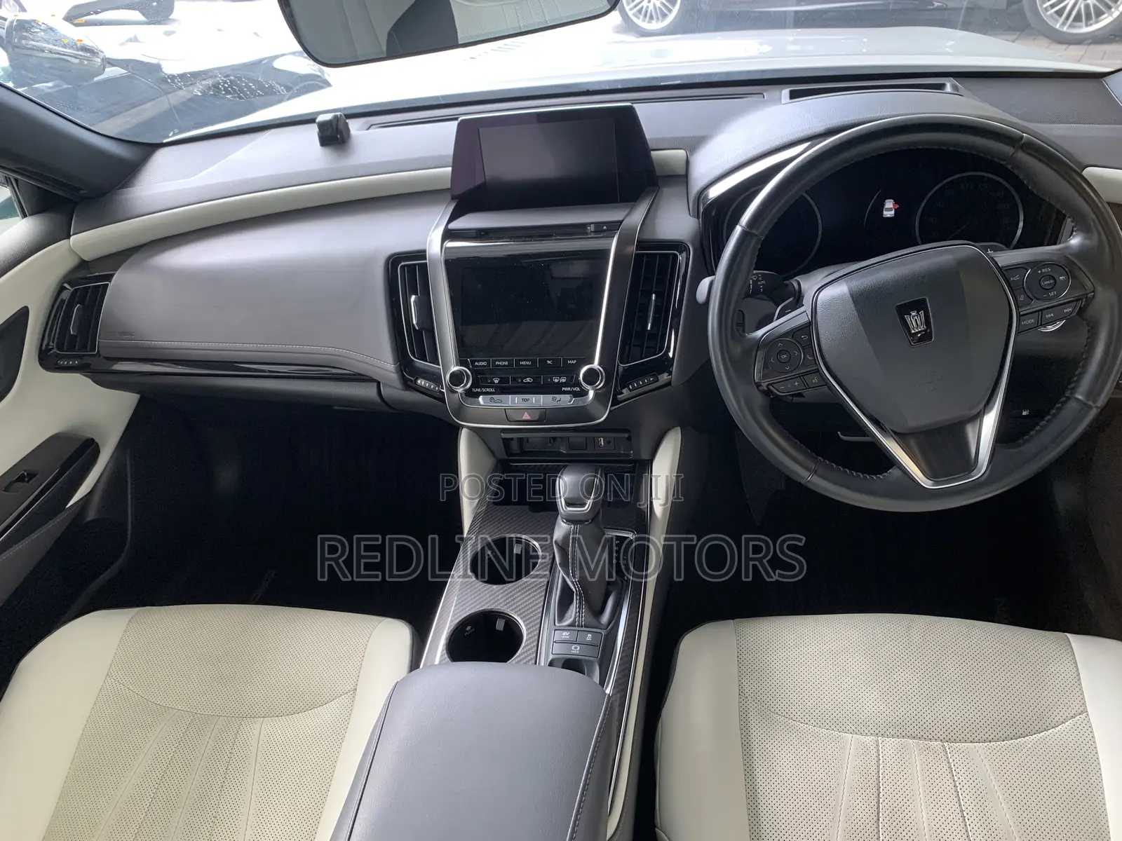 Toyota Crown 2018 White
