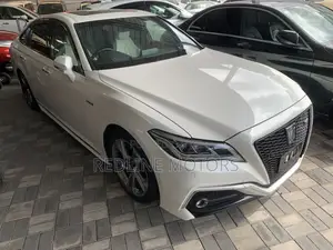 Toyota Crown 2018 White