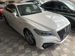 Toyota Crown 2018 White