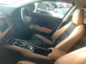 Honda Vezel 1.5 Hybrid 2WD 2018 Red