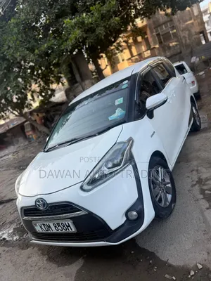 Toyota Sienta 1.5 Hybrid FWD 2016 White