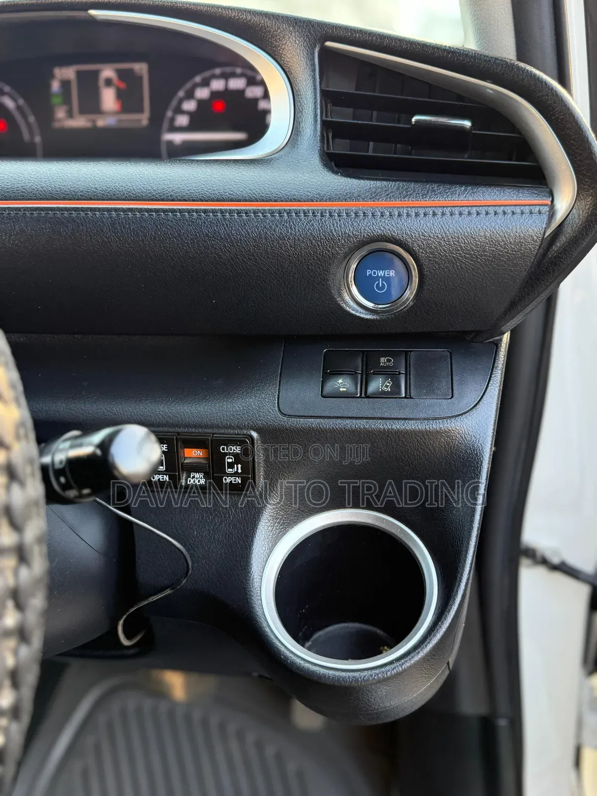 Toyota Sienta 1.5 Hybrid FWD 2016 White