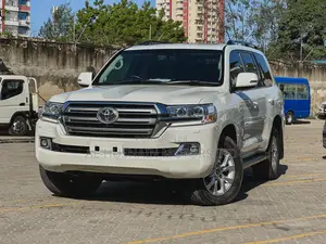 Toyota Land Cruiser 2018 White