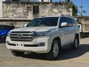 Toyota Land Cruiser 2018 White