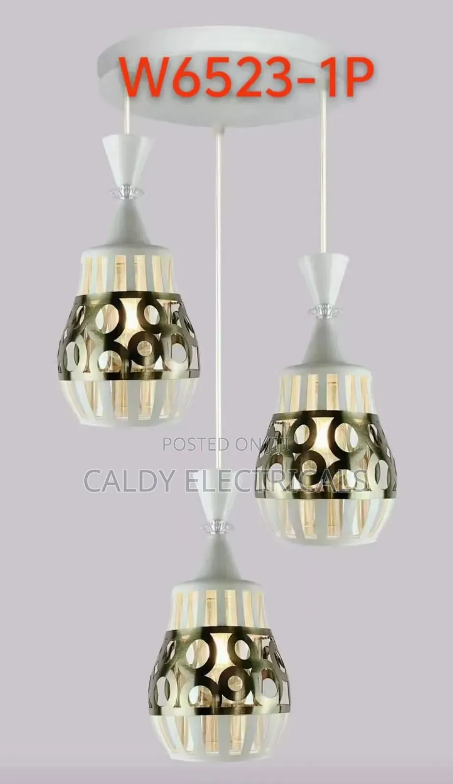 Elegant Modern Three-Light Pendant Light Vf3k