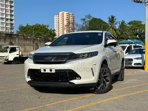 Toyota Harrier 2.0 2019 White
