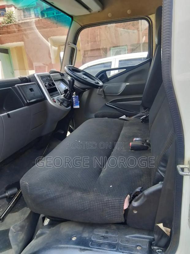 Mitsubishi Canter - thumbnail 2