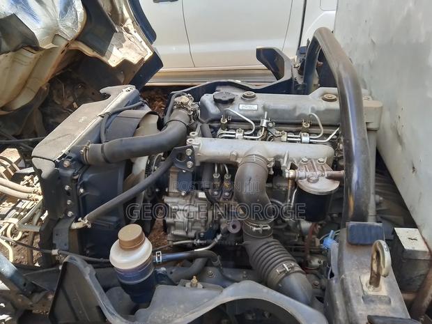 Mitsubishi Canter - thumbnail 3