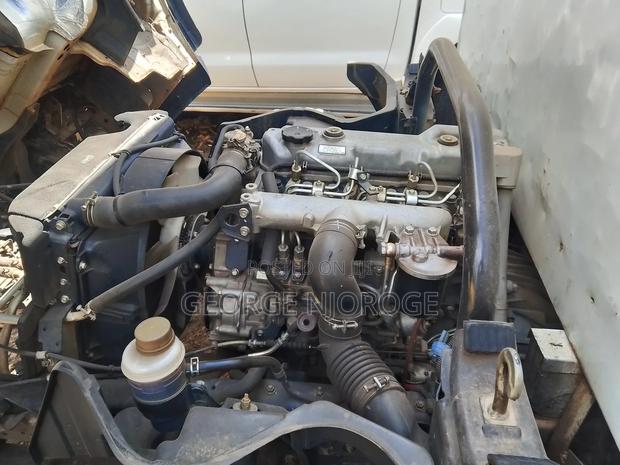 Mitsubishi Canter - thumbnail 4