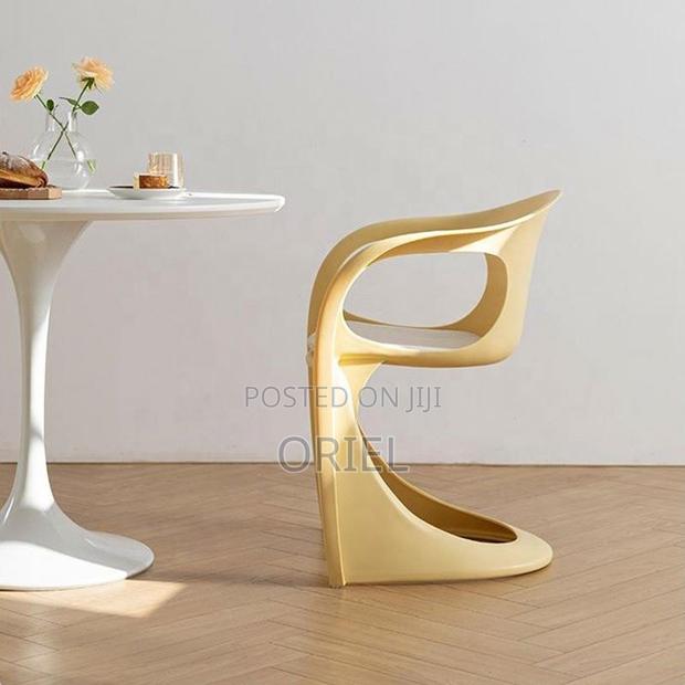 Modern Plastic Chair : Casalino Plastic Cantilever Chair - thumbnail 7