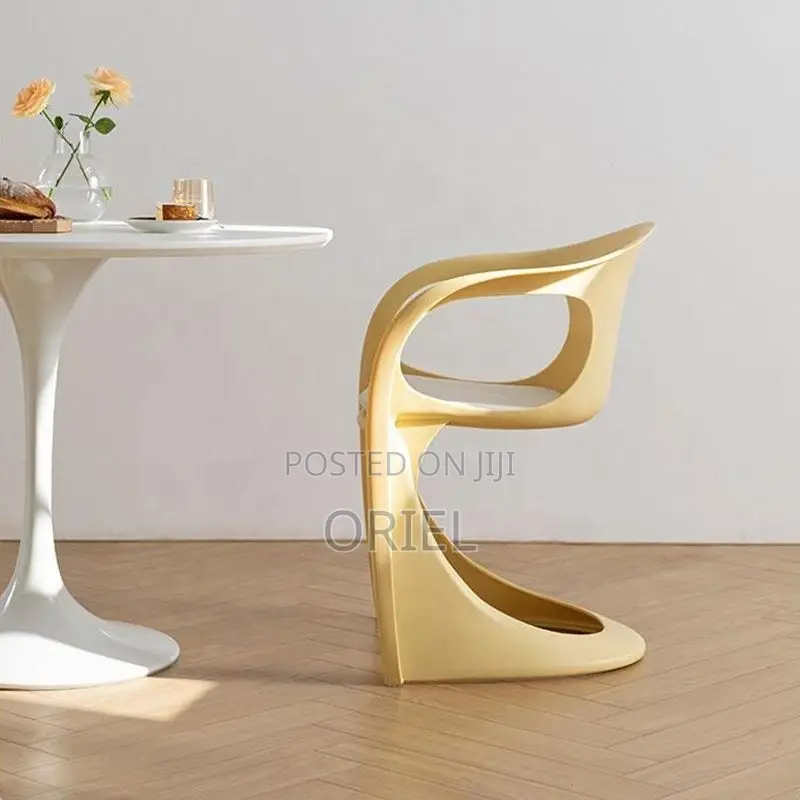 Modern Plastic Chair : Casalino Plastic Cantilever Chair
