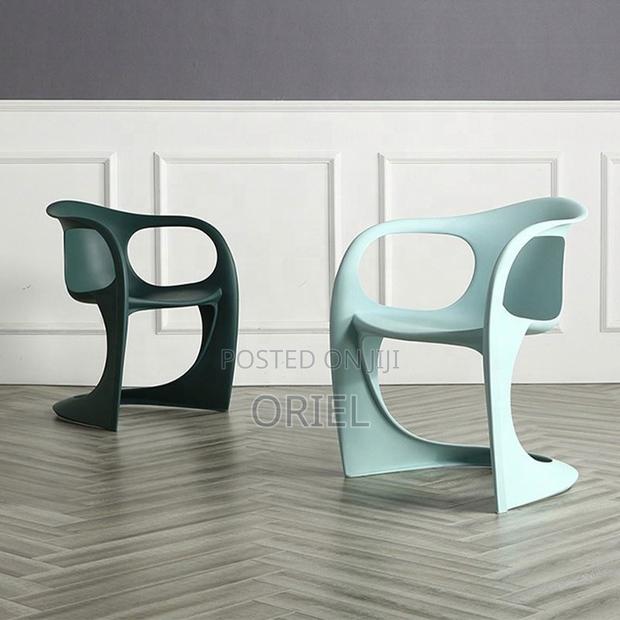 Modern Plastic Chair : Casalino Plastic Cantilever Chair - thumbnail 8