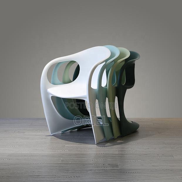 Modern Plastic Chair : Casalino Plastic Cantilever Chair - thumbnail 9