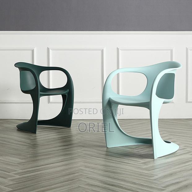 Modern Plastic Chair : Casalino Plastic Cantilever Chair - thumbnail 11
