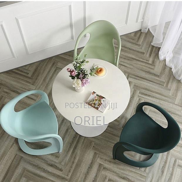 Modern Plastic Chair : Casalino Plastic Cantilever Chair - thumbnail 14