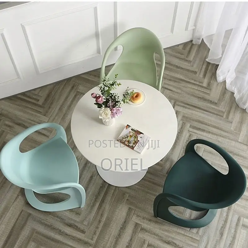 Modern Plastic Chair : Casalino Plastic Cantilever Chair