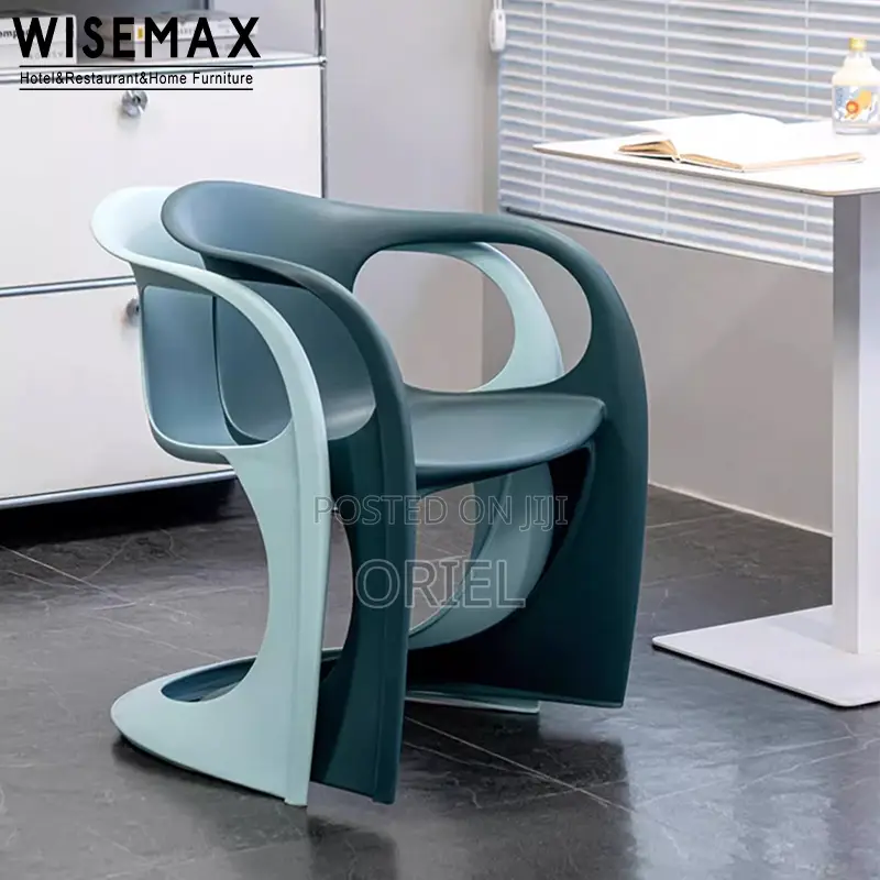 Modern Plastic Chair : Casalino Plastic Cantilever Chair