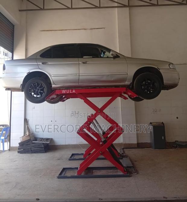 Commercial Sunshine Italy 4tonne Scissor Lift Machine Highrise 1.85m.