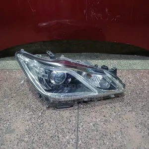 Crown 2015 Headlight