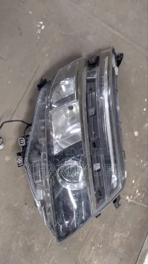 Voxy 2016 Headlight Zenon