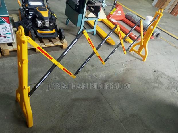 Portable Road Reflective Barrier - main view