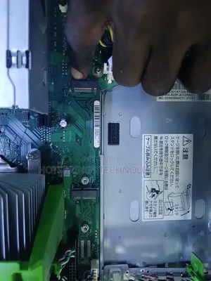 Desktop Computer Fujitsu Esprimo P558 8GB Intel Core i5 HDD 500GB