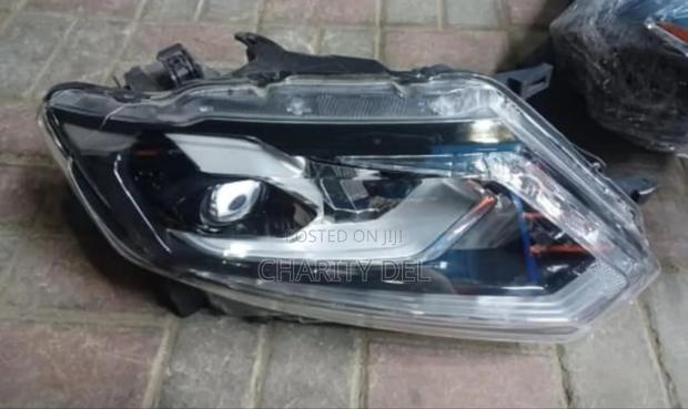 Nissan Xtrail 2017 Headlight Zenon